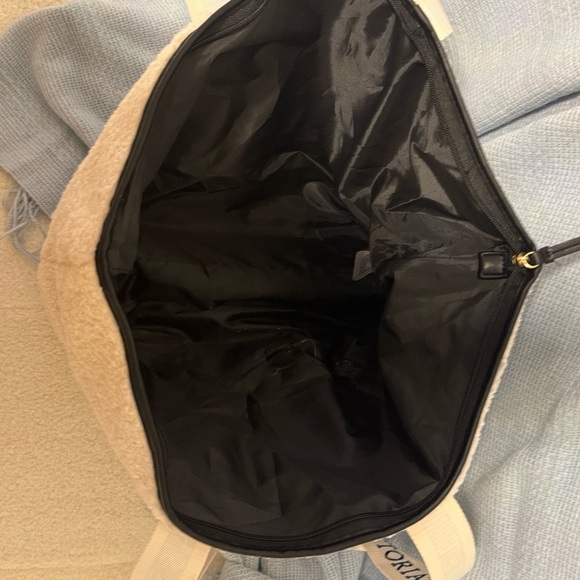 Victoria’s Secret Large Cozy Plush Fleece Tote Bag - Ivory - Picture 4 of 7